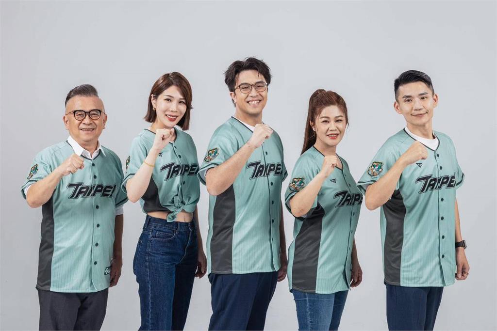 [新聞] 快新聞／沈伯洋出招了！台北隊定裝照亮相　偕25綠戰將合照 - 八卦 - PTT.BEST 批踢踢爆文 2