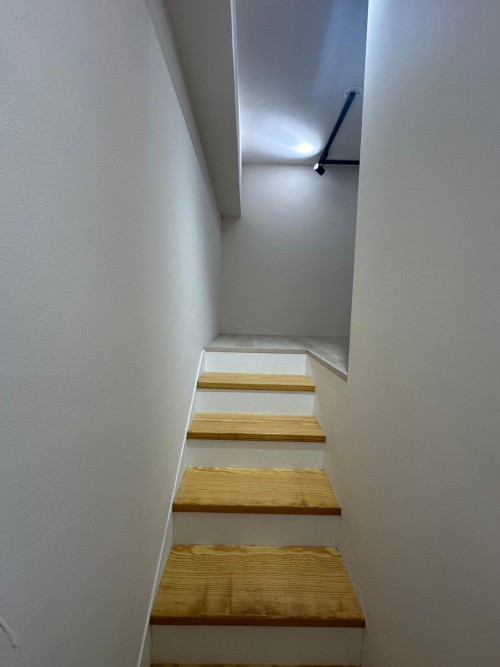 R1UIQ9.jpg
